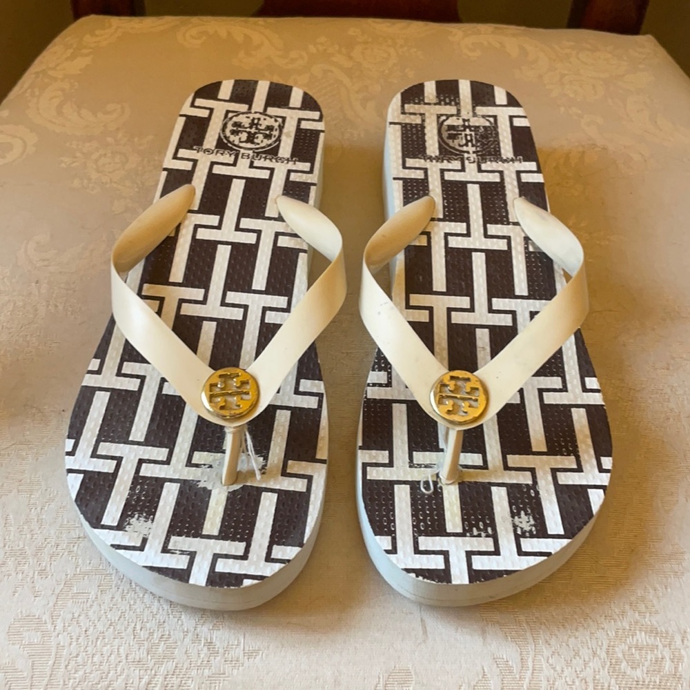 Vintage Tory Burch platform flip flops, sandals, very rare! Will fit a size 9-10